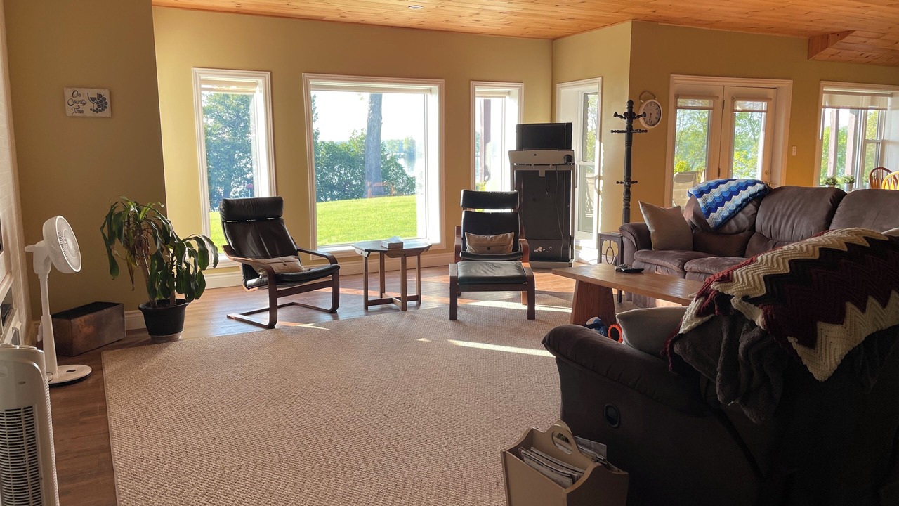 Photo of Livingroom in Picton