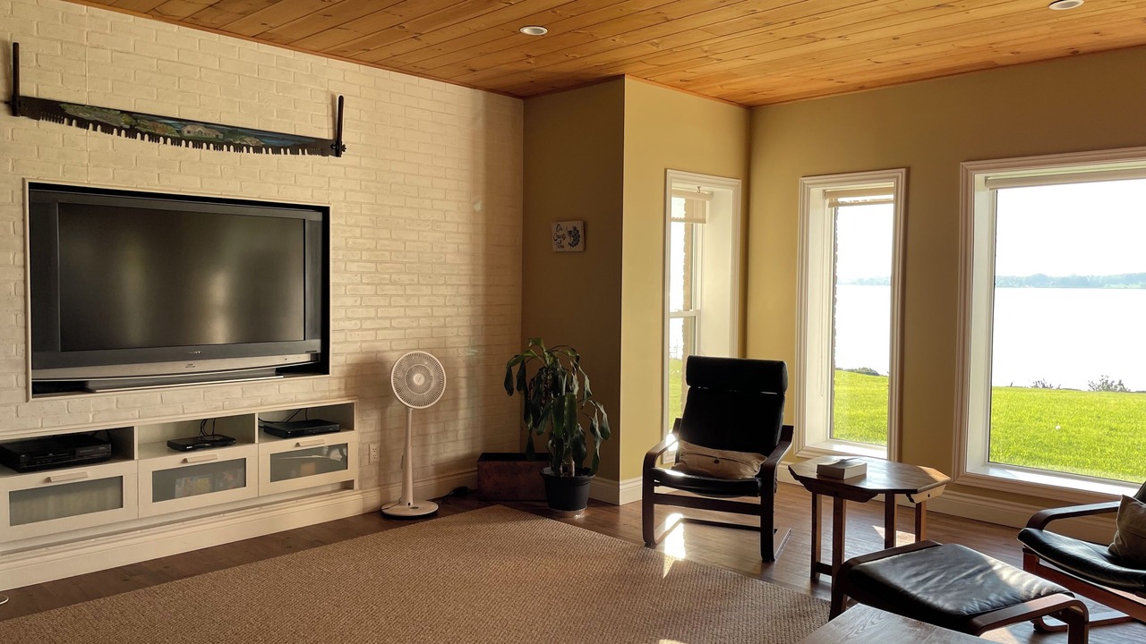 Photo of Livingroom in Picton