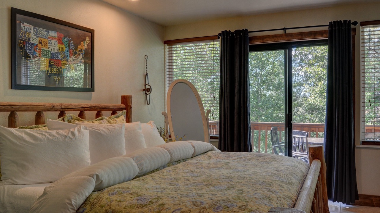 Photo of Bedroom in Deschutes River Woods