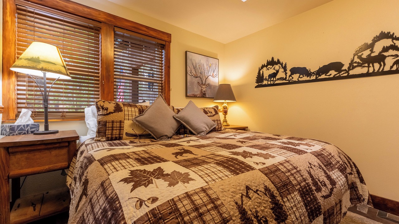 Photo of Bedroom in Deschutes River Woods