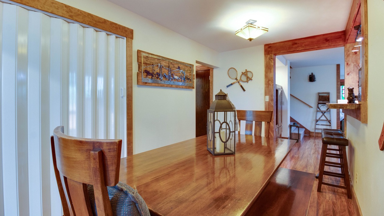 Photo of Livingroom in Deschutes River Woods