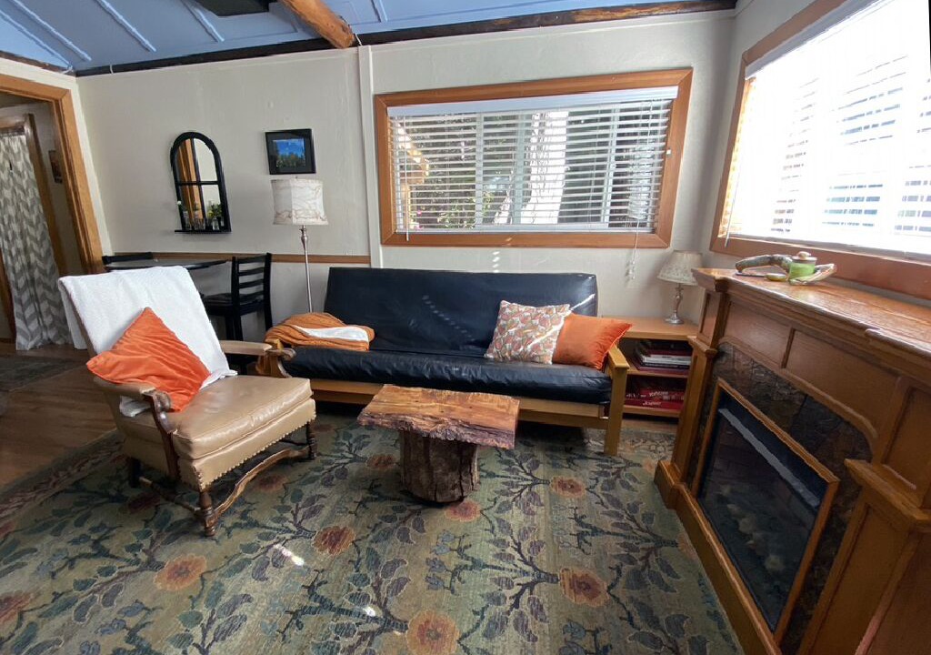 Photo of Livingroom in Shelton