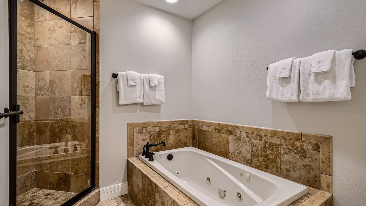 Photo of Bathroom in Peak 9