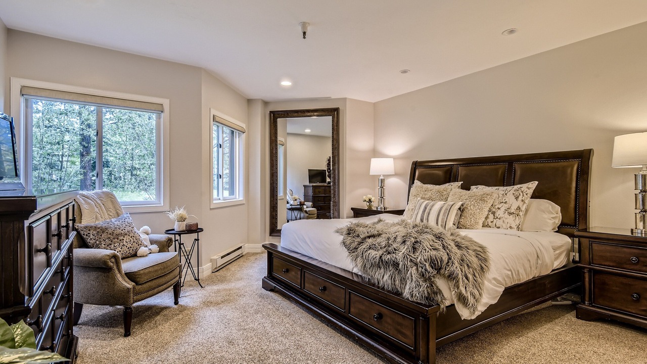 Photo of Bedroom in Peak 9