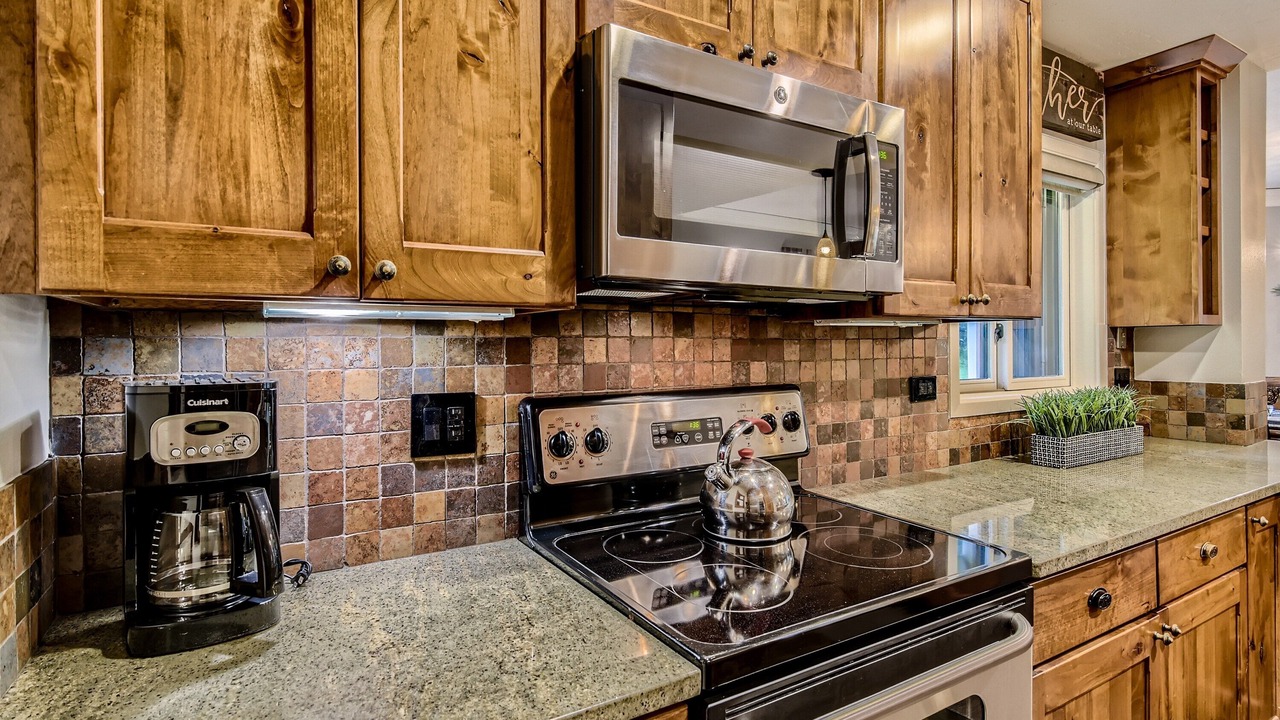 Photo of Kitchen in Peak 9