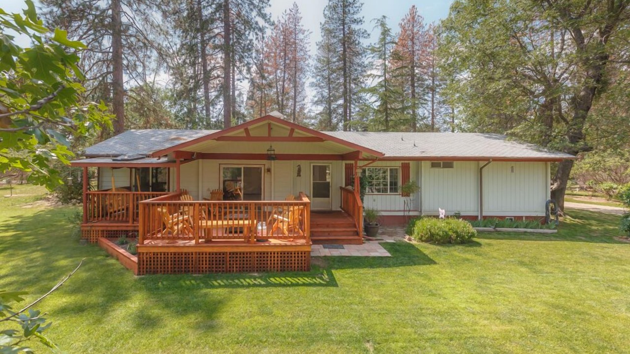 Photo of Others in Mariposa