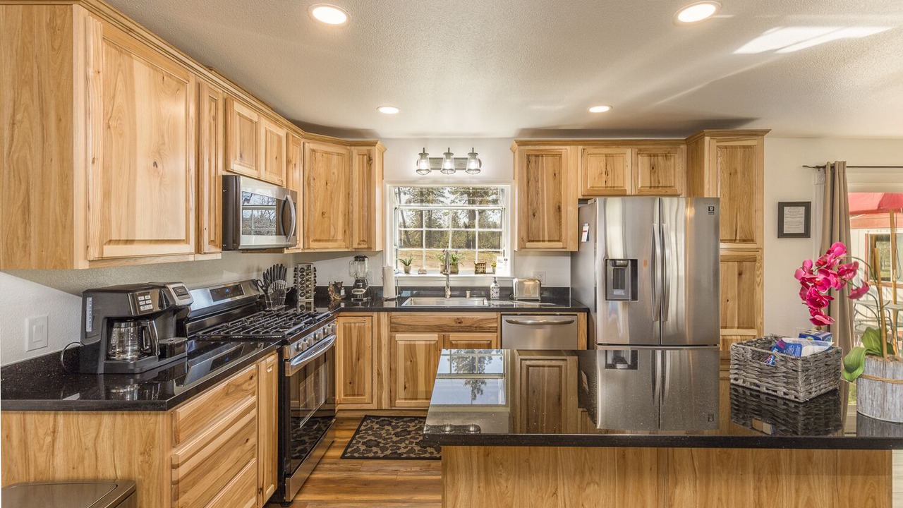 Photo of Others in Mariposa