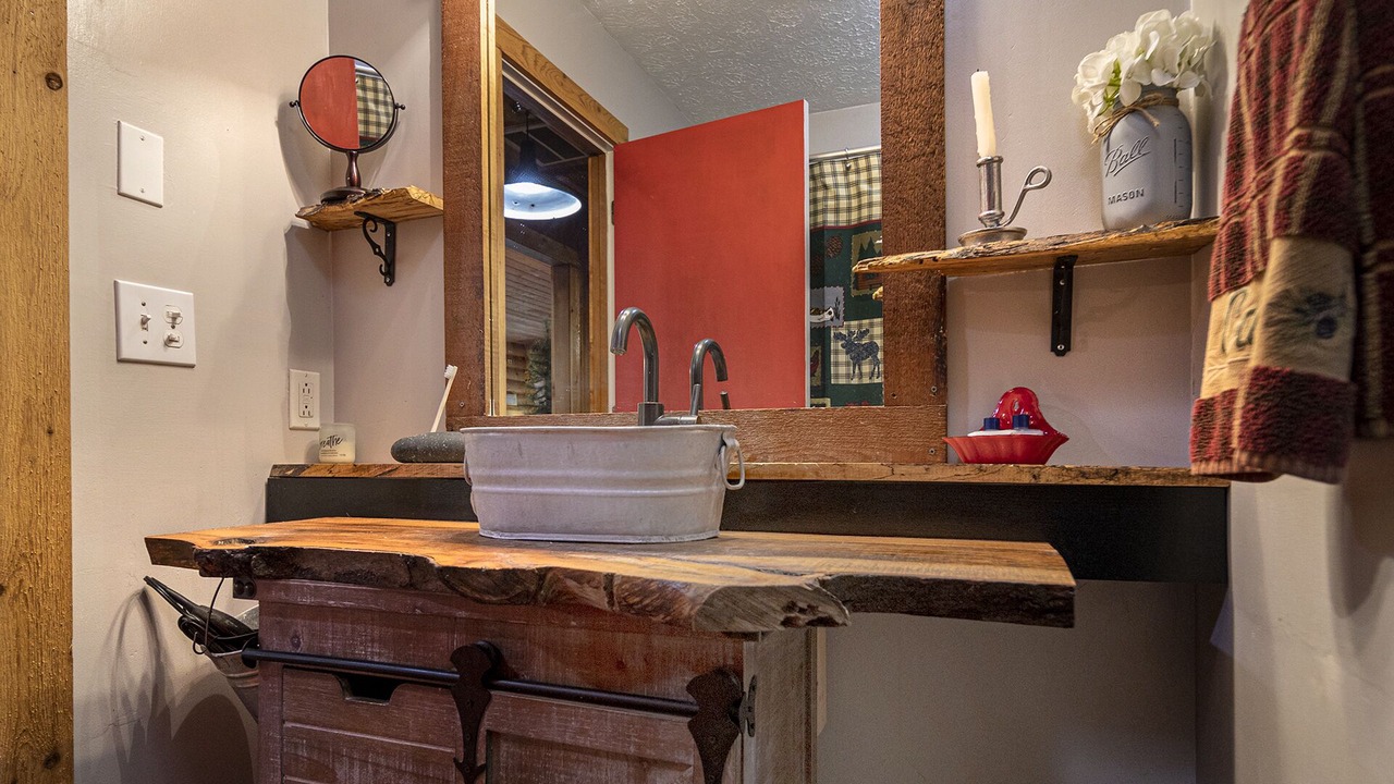 Photo of Bathroom in Huddleston
