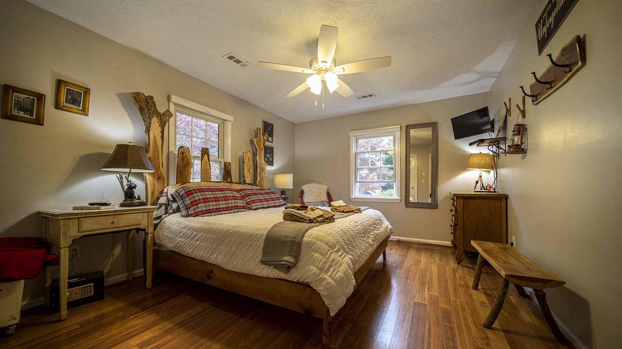 Photo of Bedroom in Huddleston