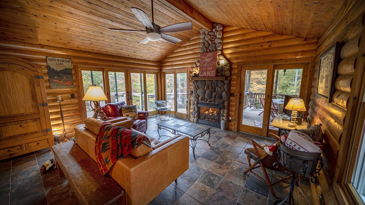 Photo of Livingroom in Huddleston