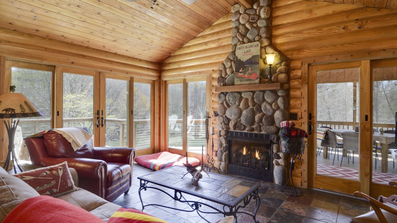 Photo of Livingroom in Huddleston