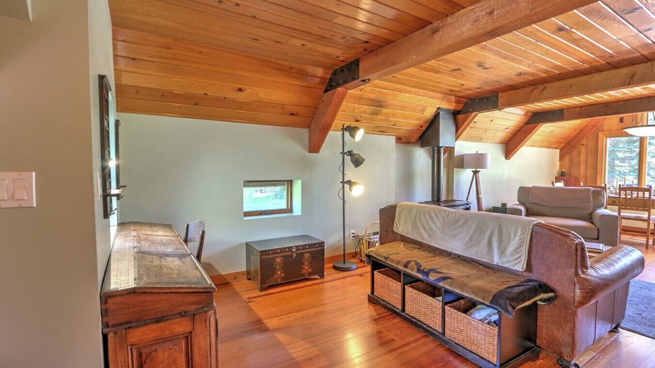 Photo of Livingroom in Redstone
