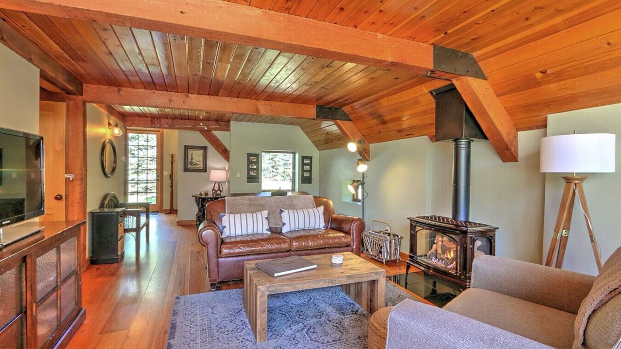 Photo of Livingroom in Redstone