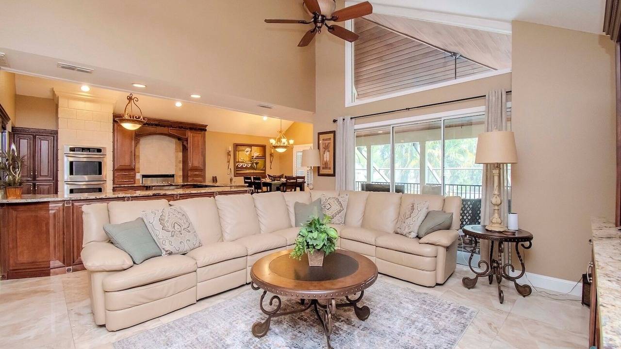 Photo of Livingroom in Lake Tarpon Estates