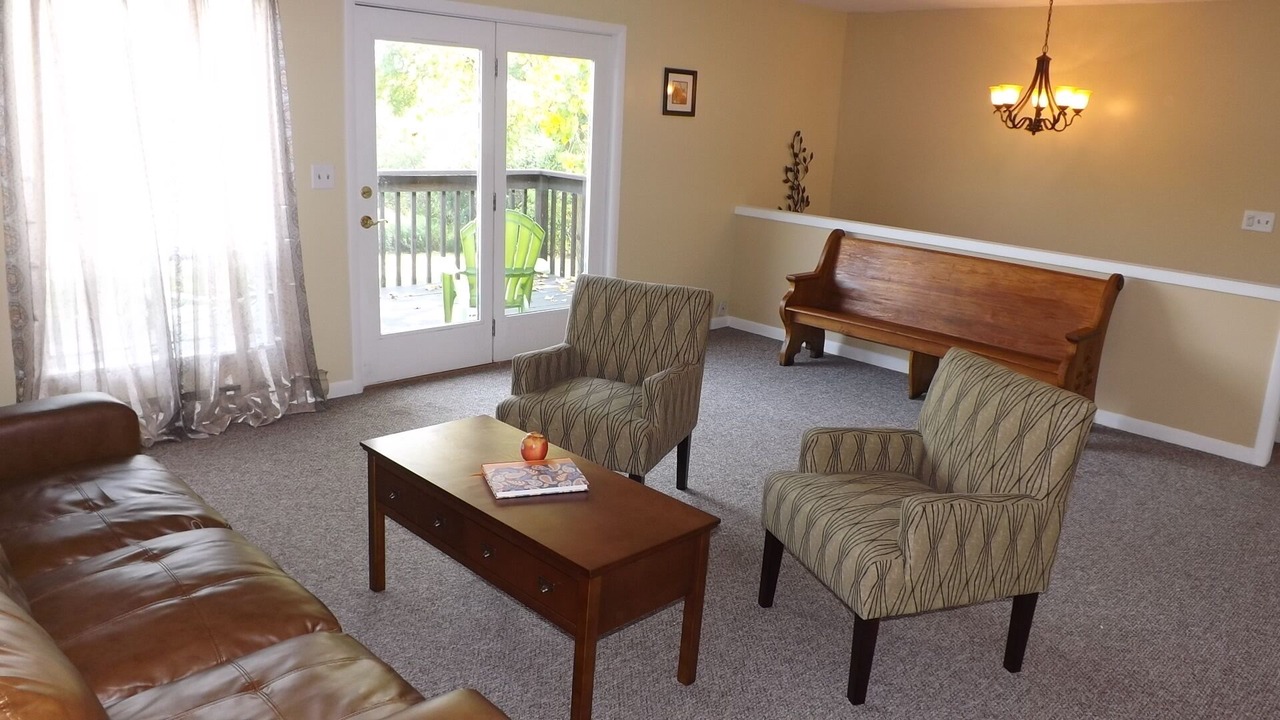 Photo of Livingroom in Town of Torrey