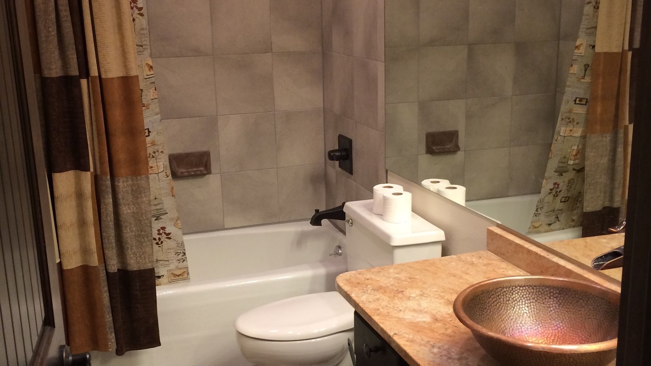 Photo of Bathroom in Peak 9