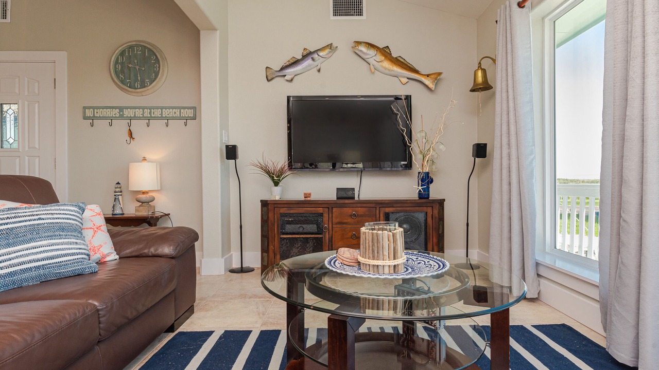 Photo of Livingroom in City-by-the Sea