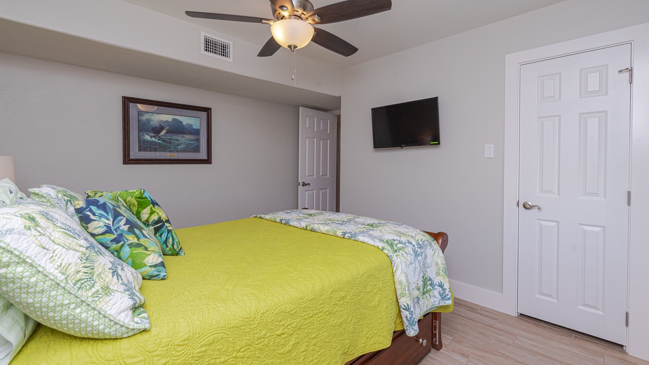 Photo of Bedroom in City-by-the Sea