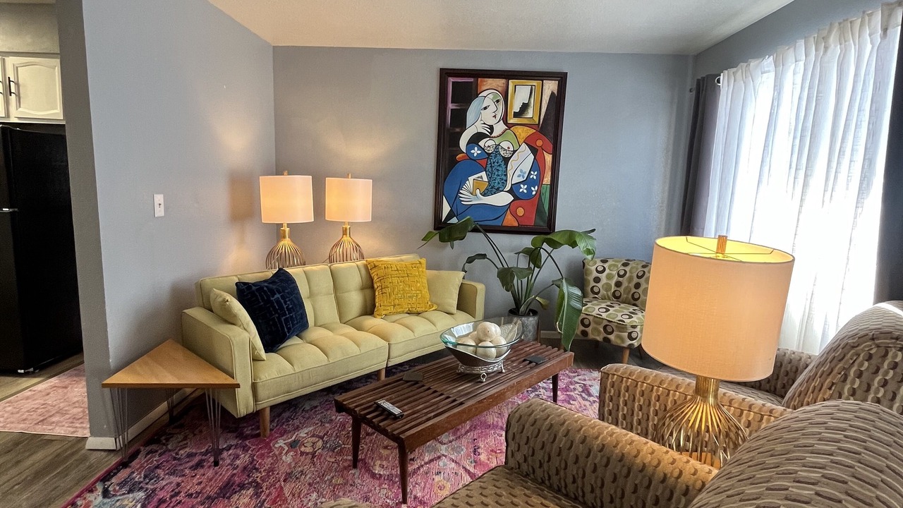 Photo of Livingroom in Downtown Anchorage
