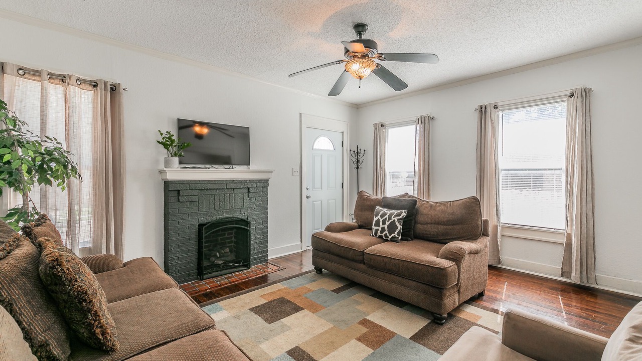 Photo of Livingroom in Fort Worth Cultural District
