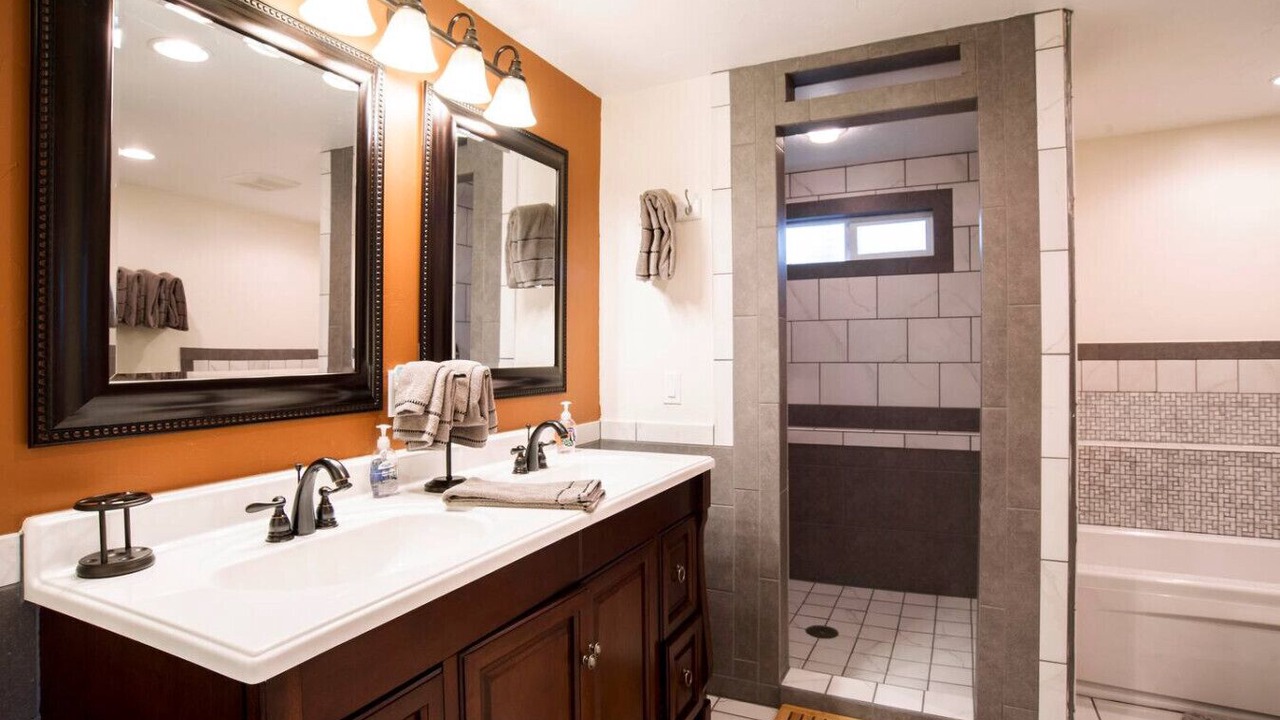 Photo of Bathroom in Carbondale