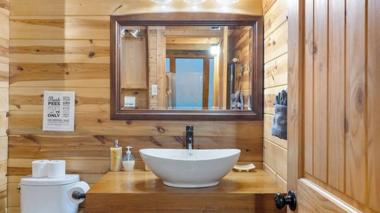 Photo of Bathroom in Broken Bow