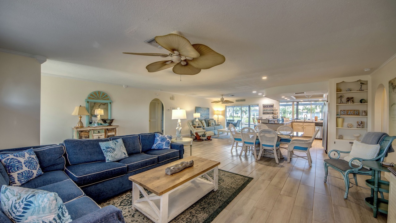 Photo of Livingroom in Caloosahatchee