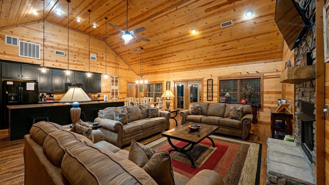 Photo of Livingroom in Broken Bow