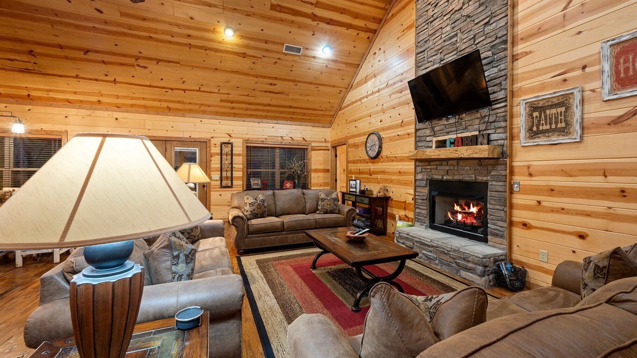 Photo of Livingroom in Broken Bow