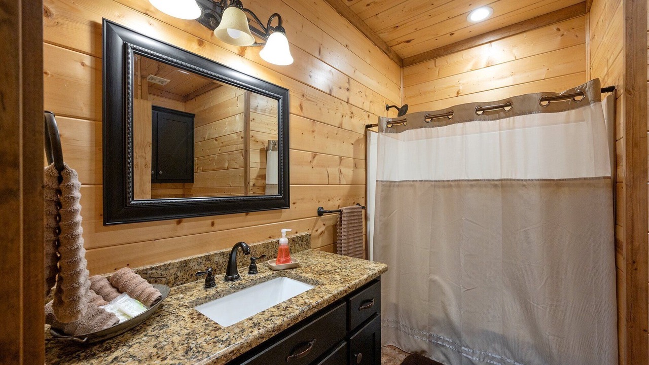Photo of Bathroom in Broken Bow