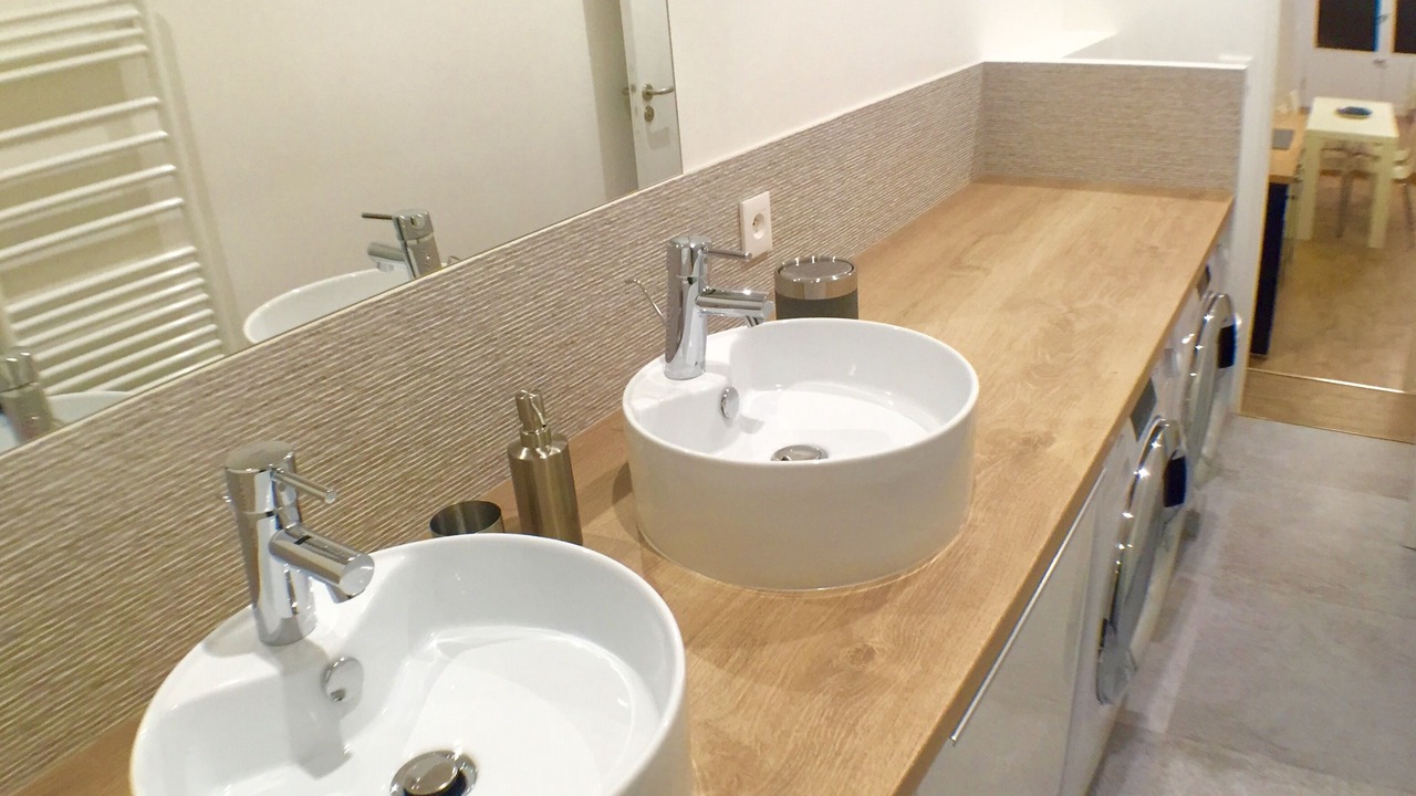 Photo of Bathroom in Quartier des Grandes-Carrieres