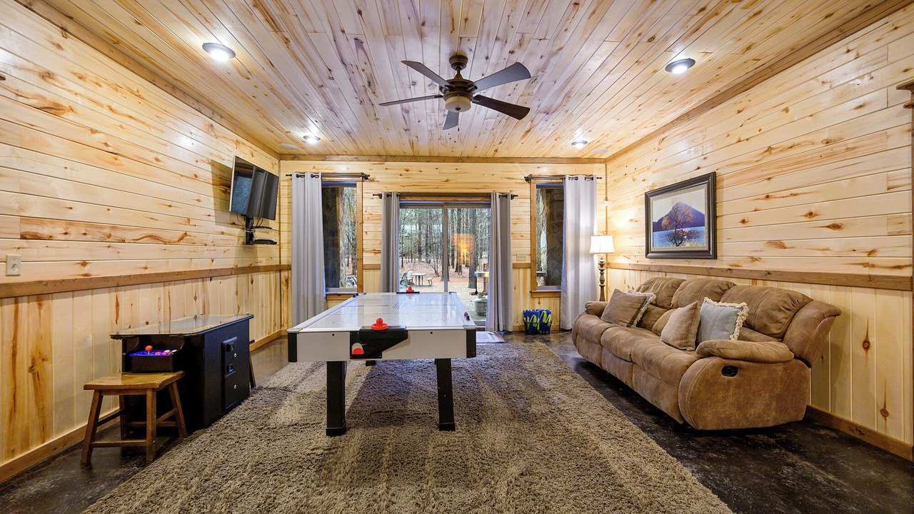 Photo of Bedroom in Hochatown