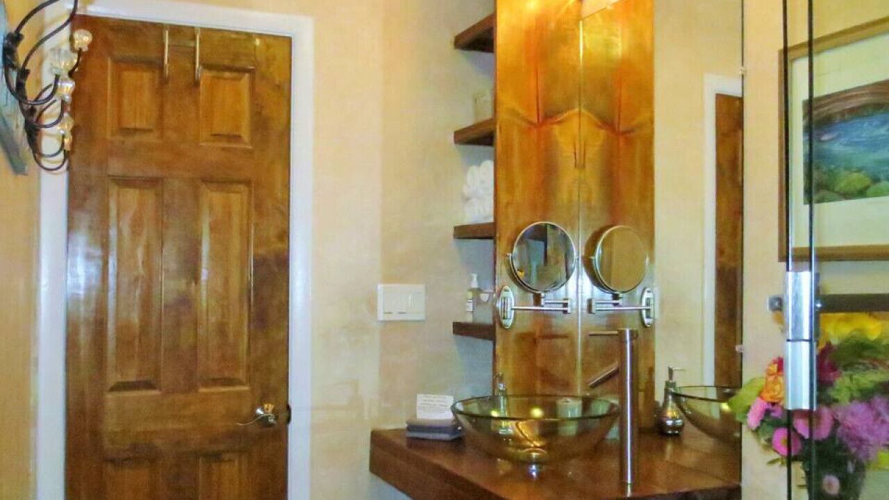 Photo of Bathroom in South Capitol