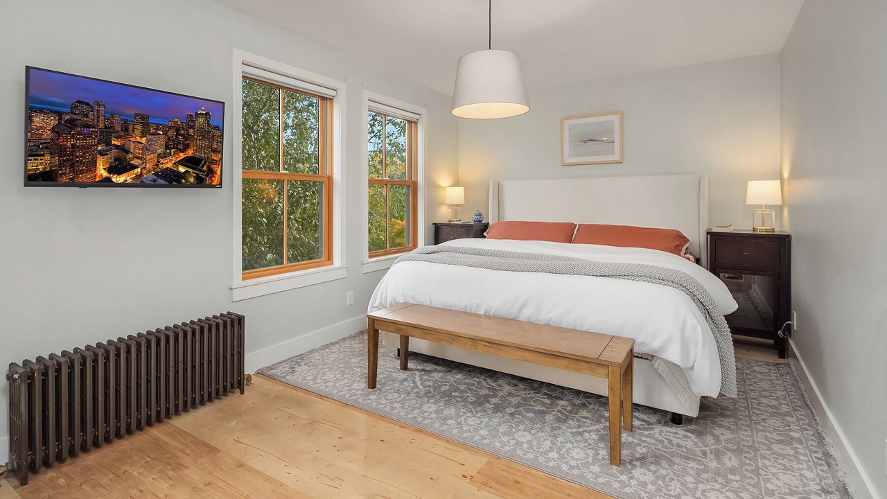 Photo of Bedroom in Queen Anne
