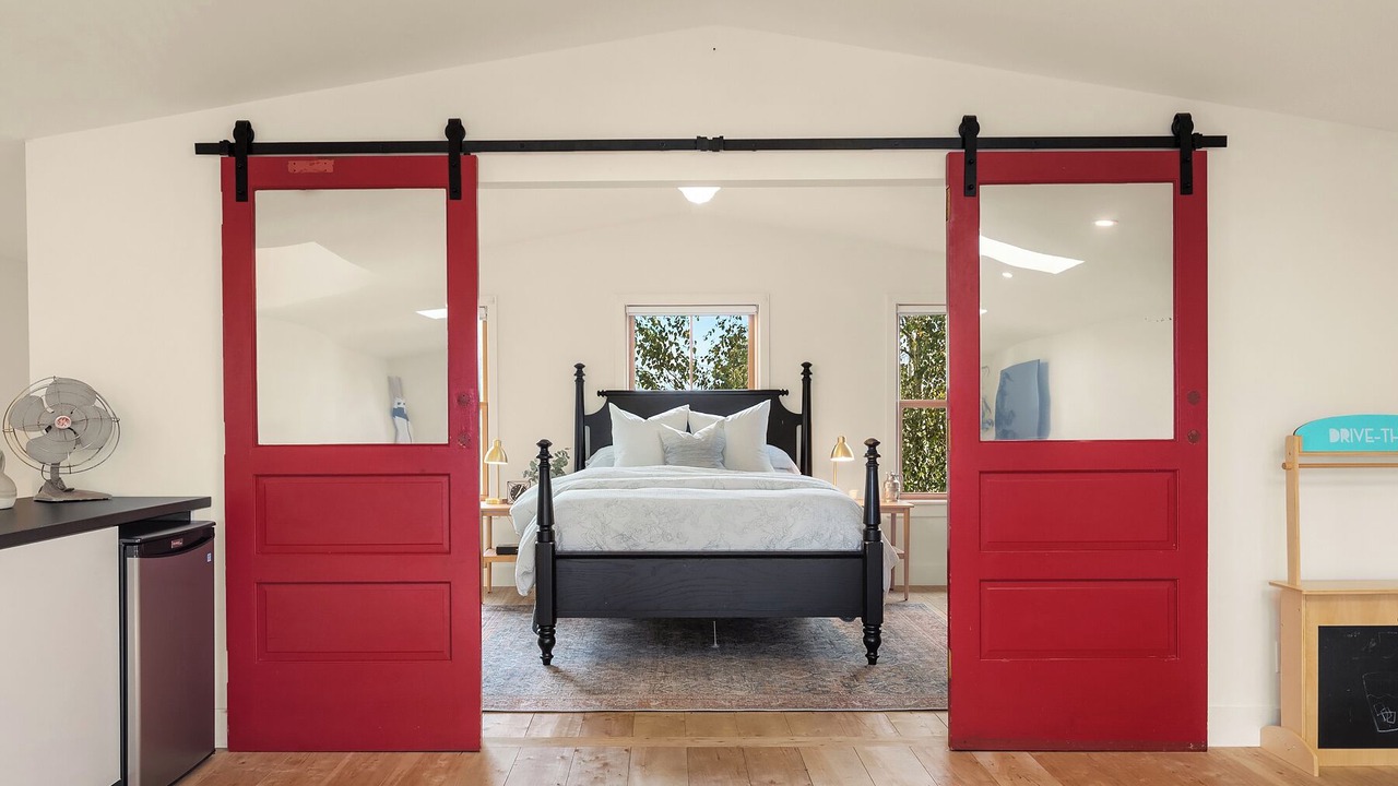 Photo of Bedroom in Queen Anne