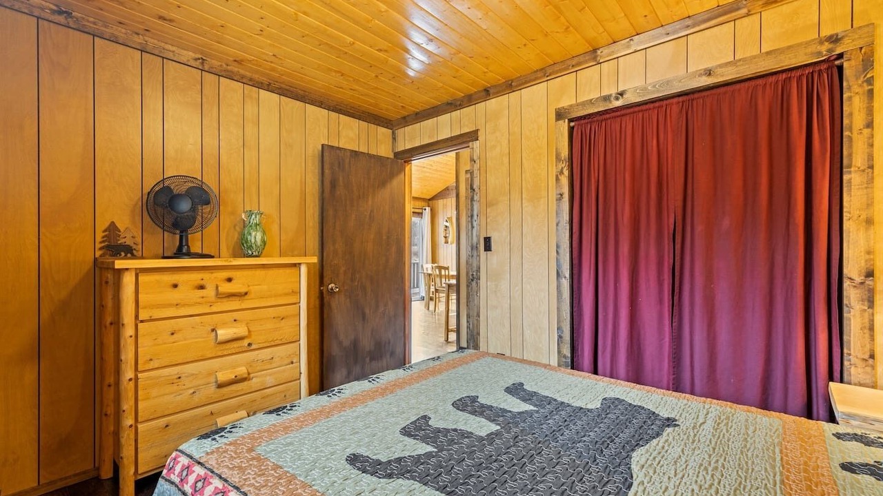 Photo of Bedroom in Dillsboro