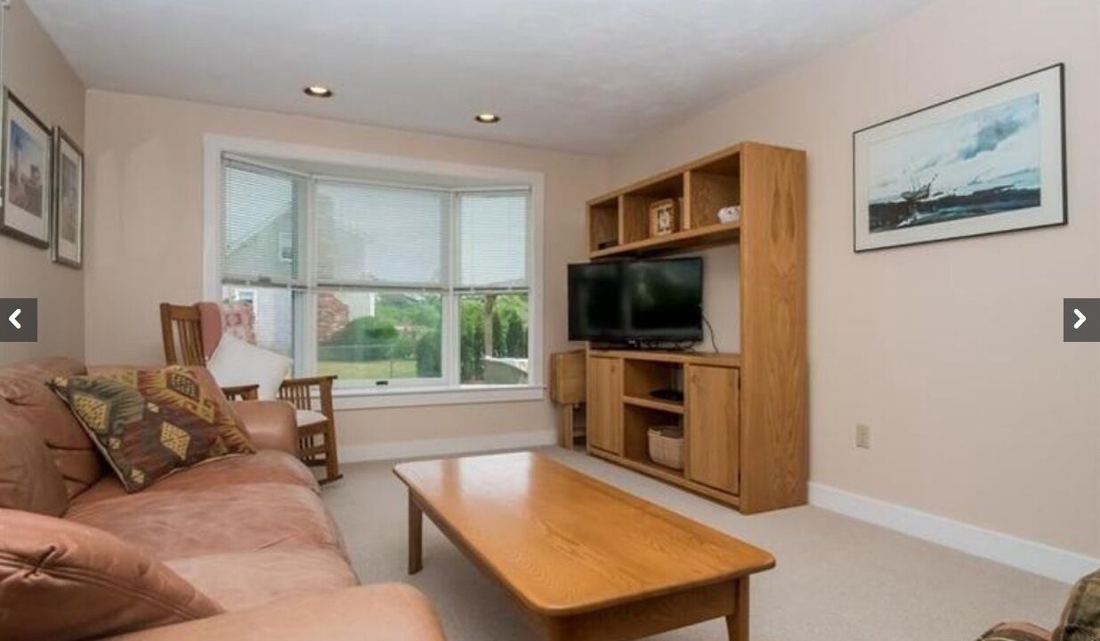 Photo of Livingroom in Campground Landing