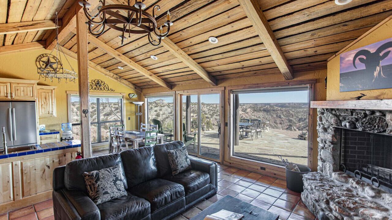 Photo of Livingroom in Canyon