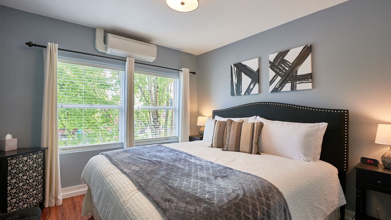 Photo of Bedroom in Newberg