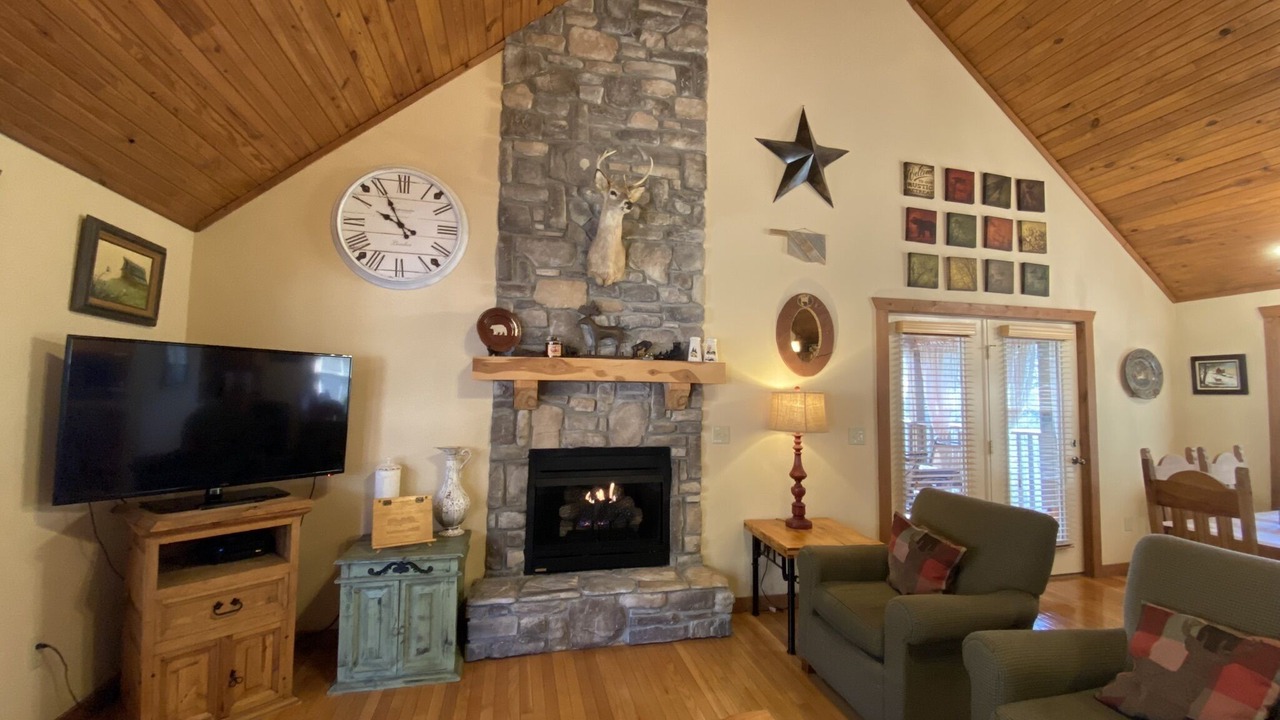 Photo of Livingroom in Branson West