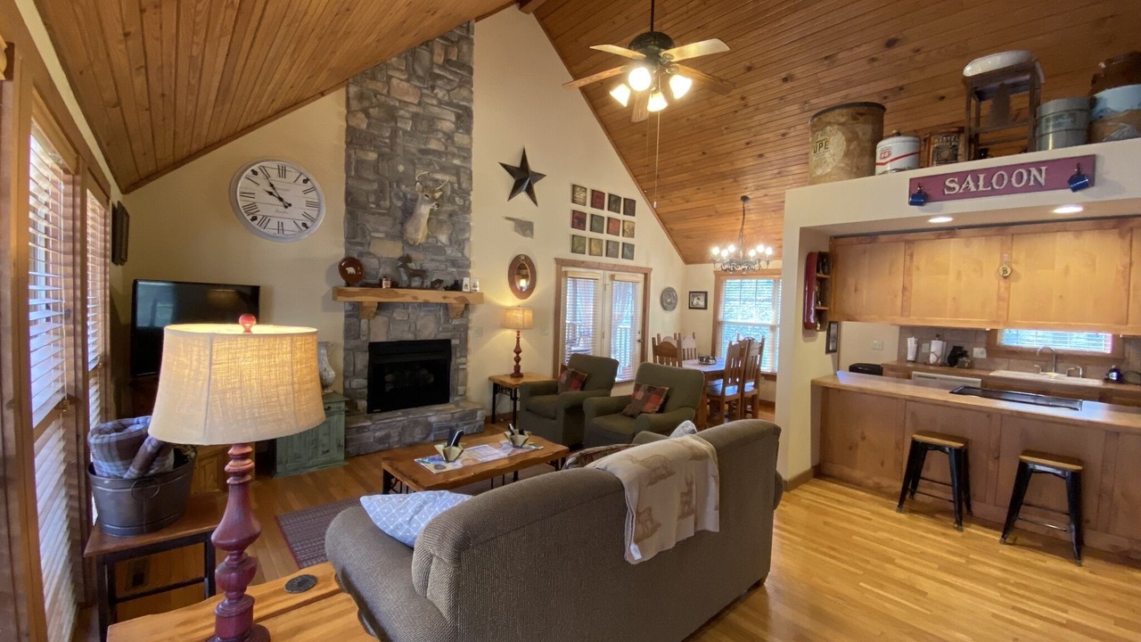 Photo of Livingroom in Branson West