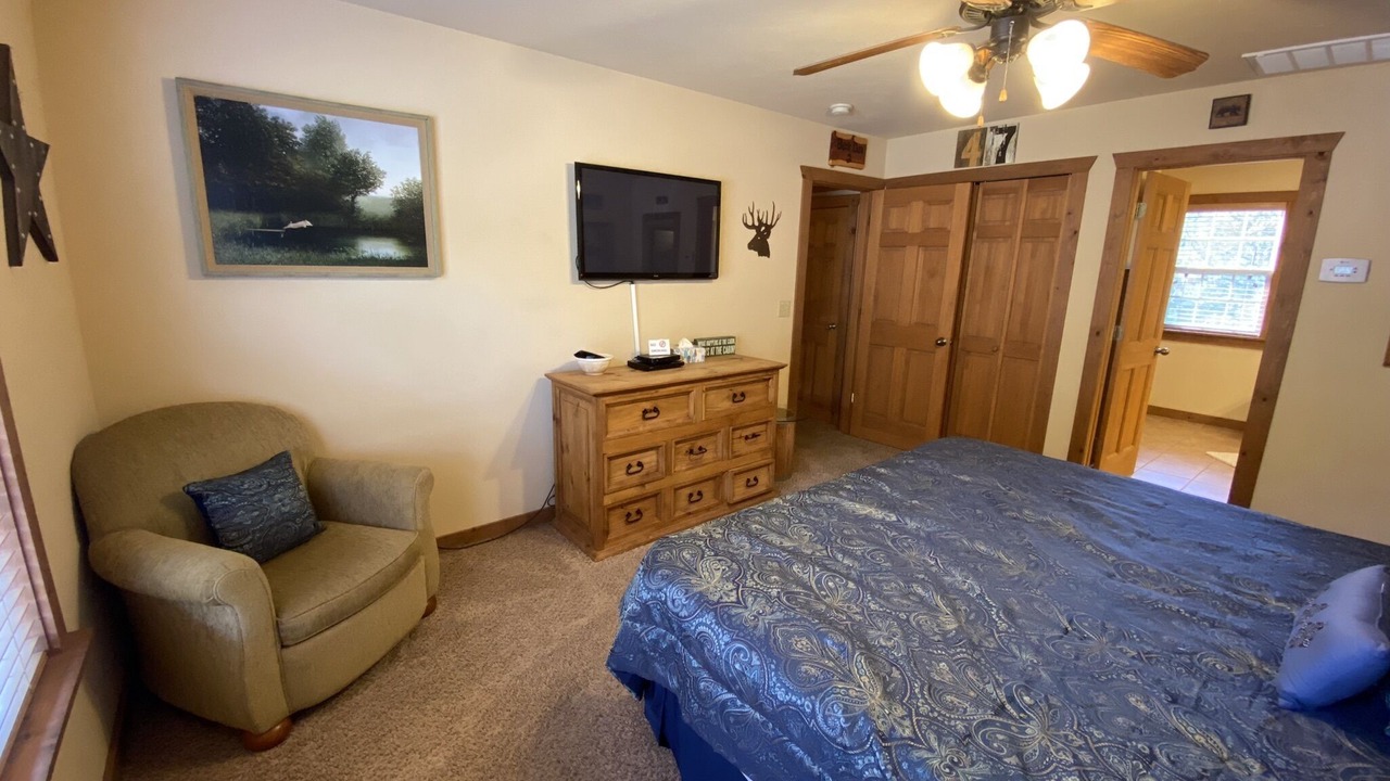 Photo of Bedroom in Branson West
