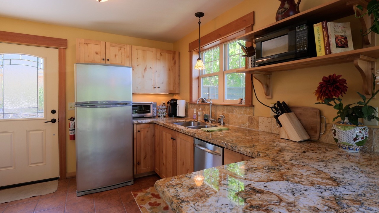 Photo of Kitchen in Siskiyou-Hargadine Historic District