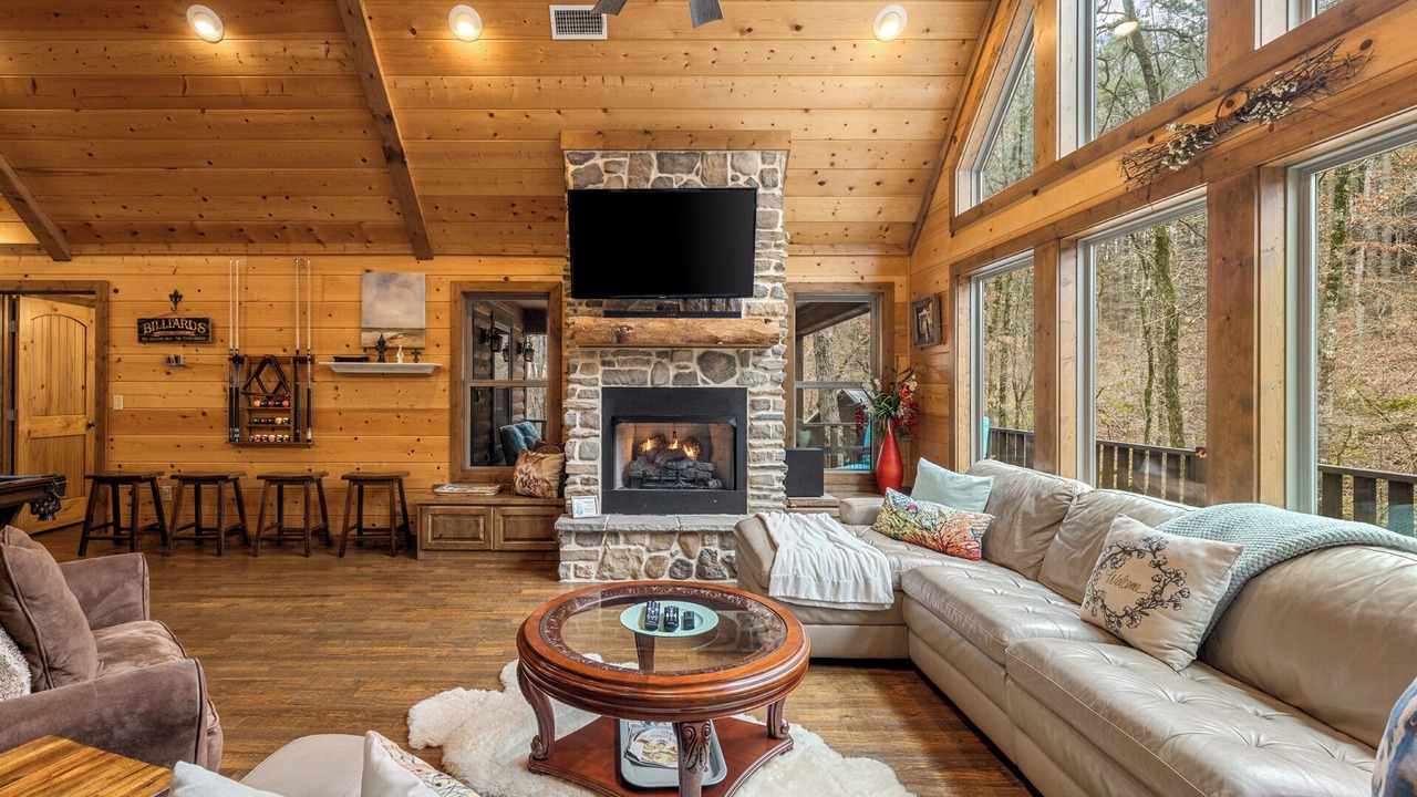 Photo of Livingroom in Broken Bow