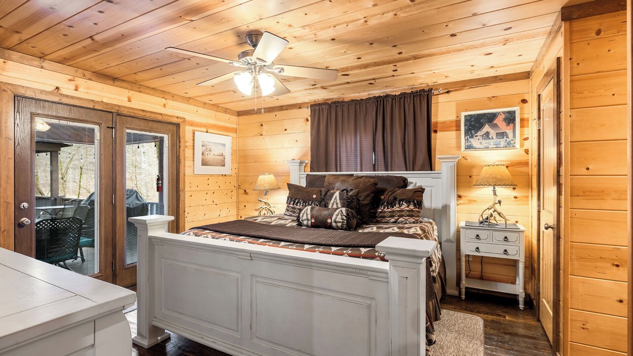 Photo of Bedroom in Broken Bow