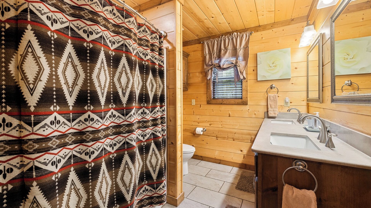 Photo of Bathroom in Broken Bow