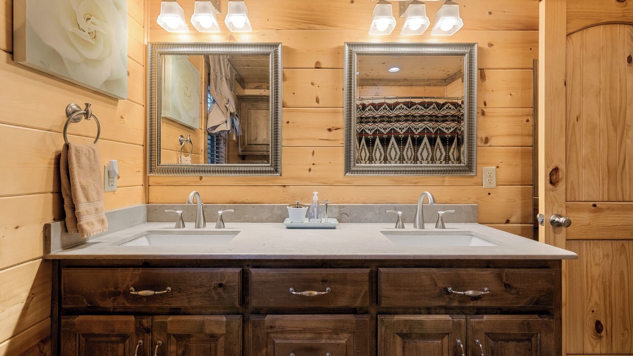 Photo of Bathroom in Broken Bow