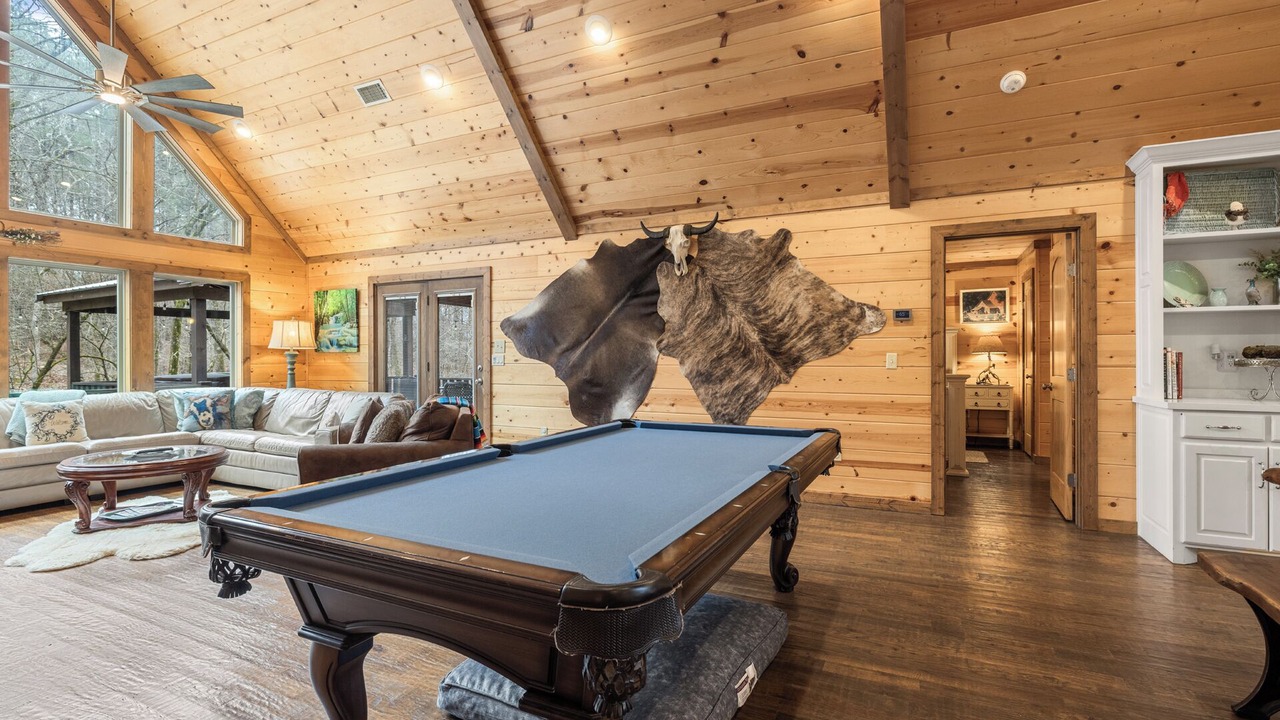Photo of Livingroom in Broken Bow