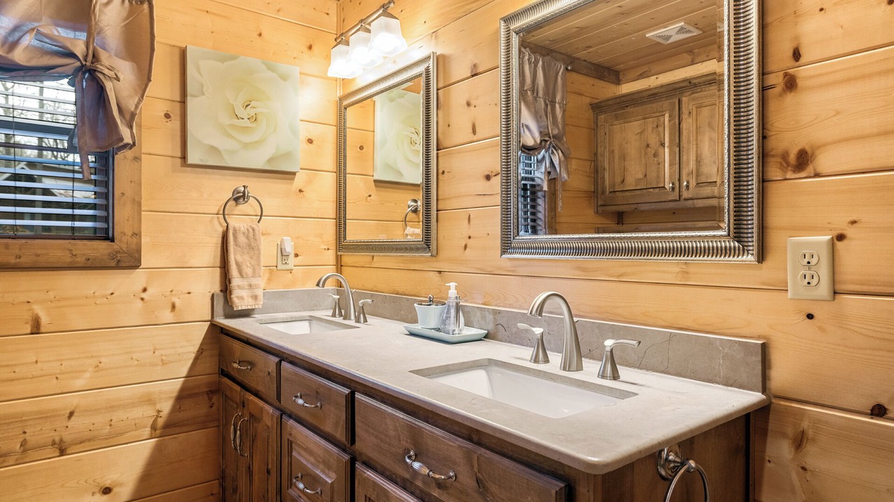 Photo of Bathroom in Broken Bow