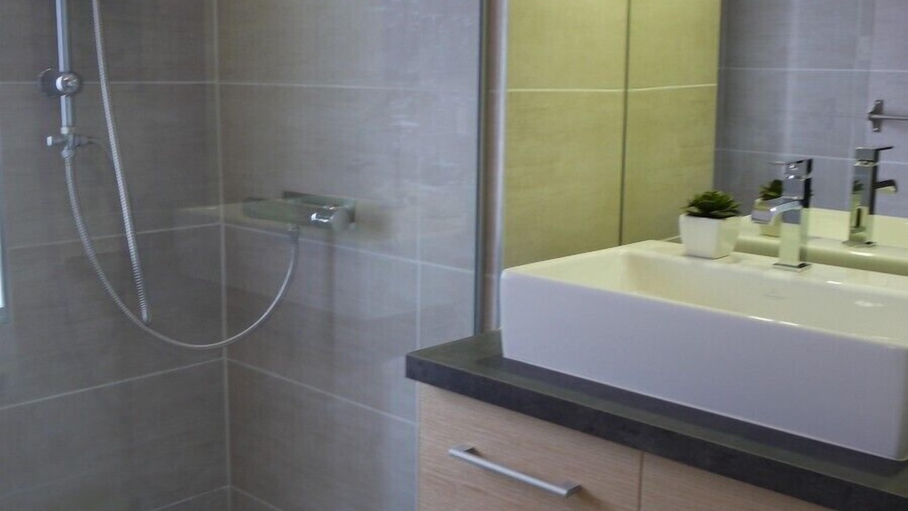 Photo of Bathroom in Castelnau-Pegayrols